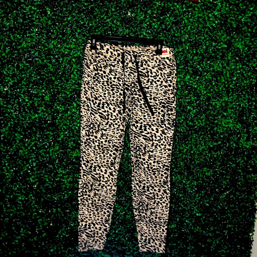 LEI cheetah print jegging